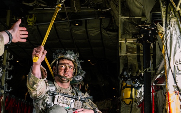 Sky Soldiers Conduct Airborne Operation Over Latvia During Swift Response 25