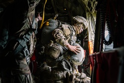 Sky Soliders jump for Airbone Operation [Image 9 of 9]
