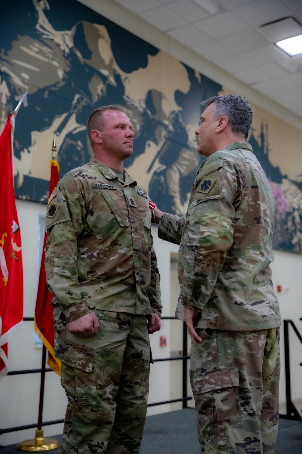 Oklahoma Guardsman receives Star of Valor for saving fellow Soldier