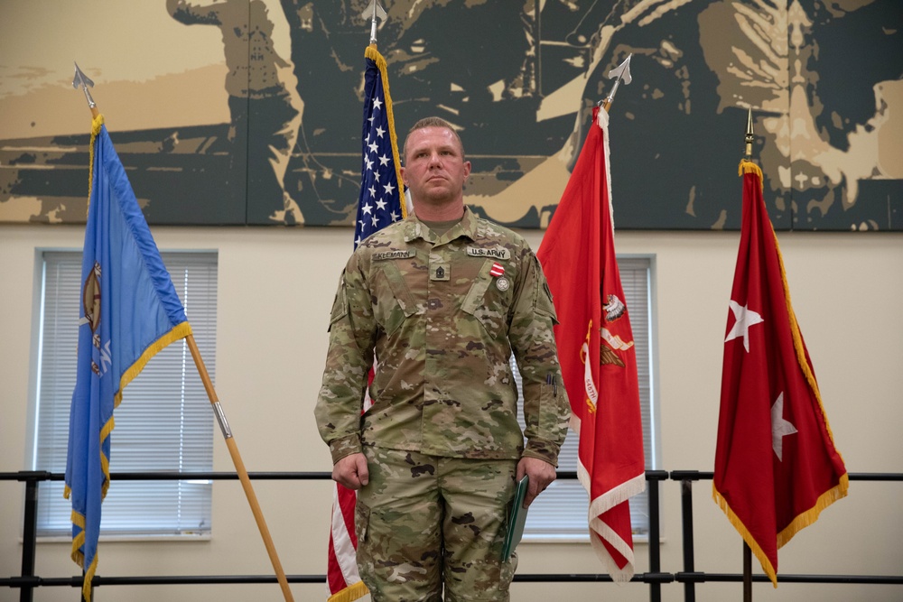 Oklahoma Guardsman receives Star of Valor for saving fellow Soldier