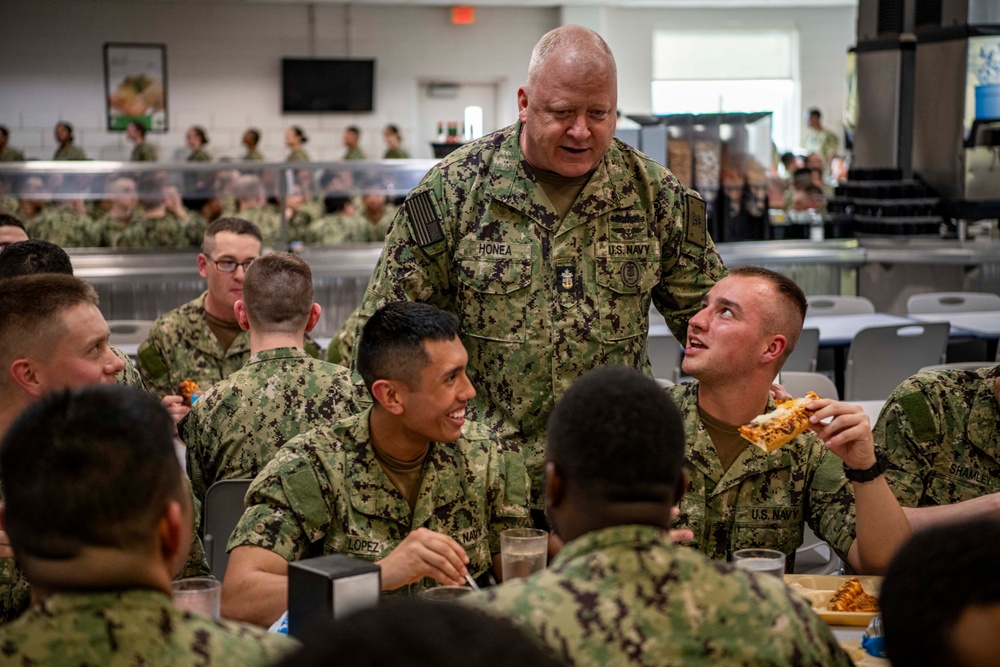MCPON Honea attends Recruit Training Command &quot;Pizza Night&quot;