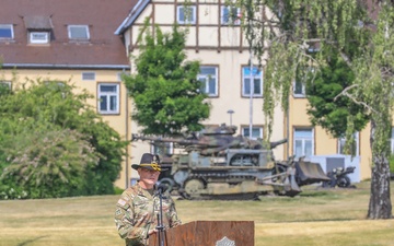 2CR Soldiers and families welcome the 36th regimental CSM