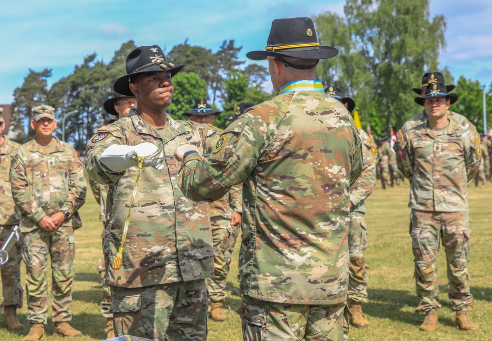 2CR Soldiers and families welcome the 36th regimental CSM