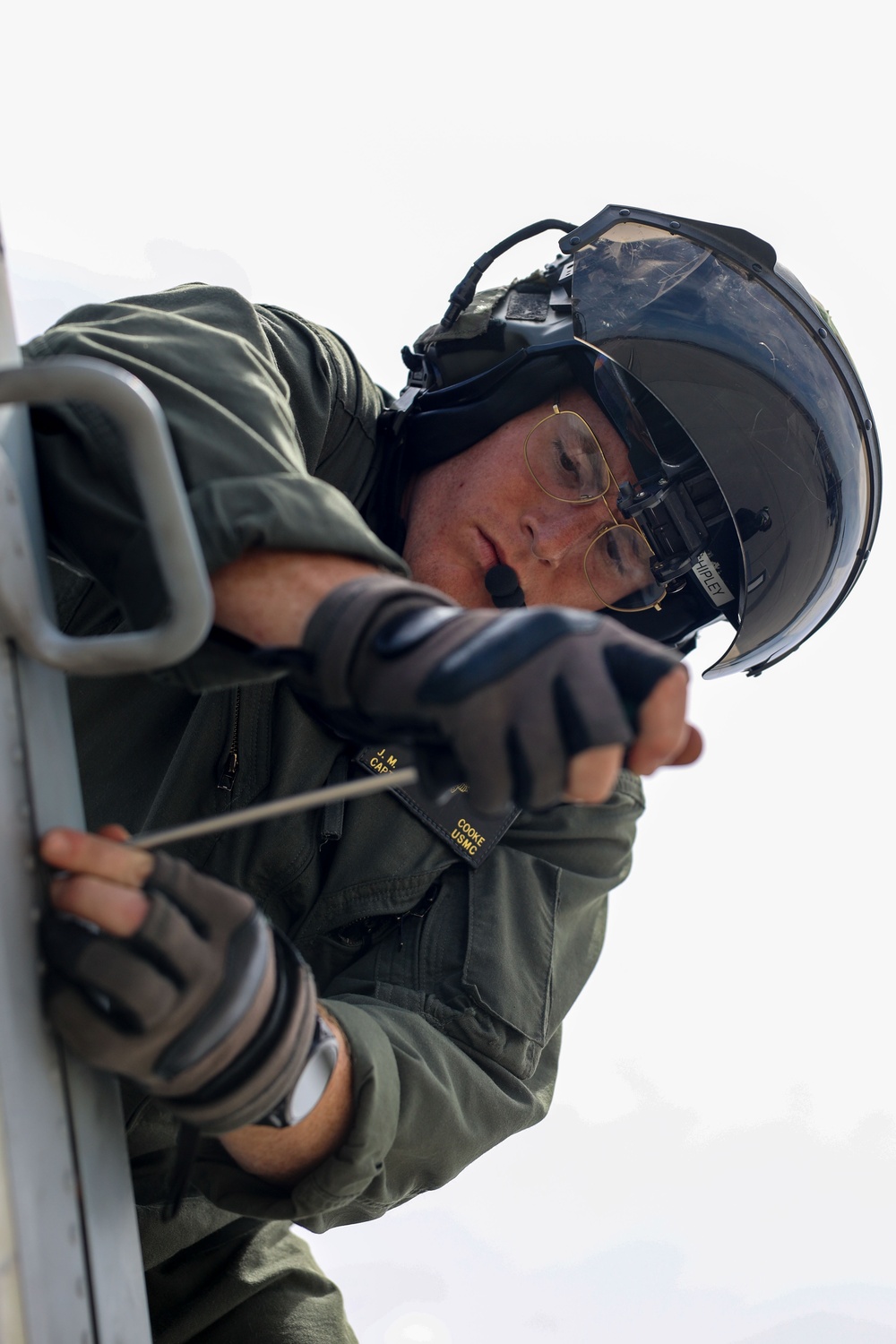 HMLA-369 Prepares for Flight