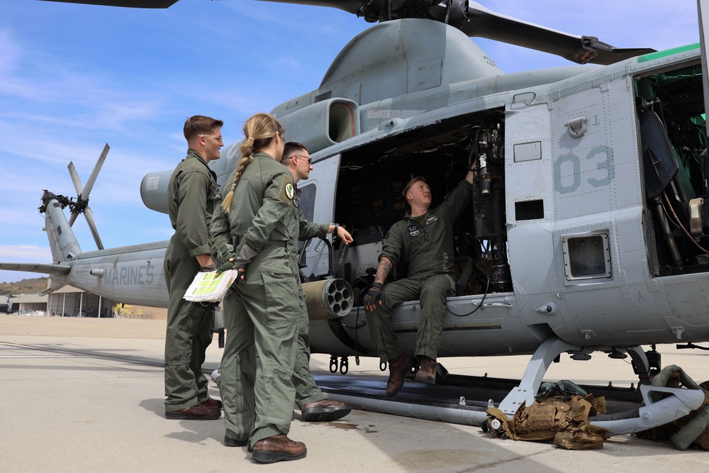 HMLA-369 Prepares for Flight