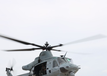 HMLA-369 Prepares for Flight