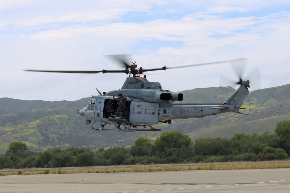 HMLA-369 Prepares for Flight