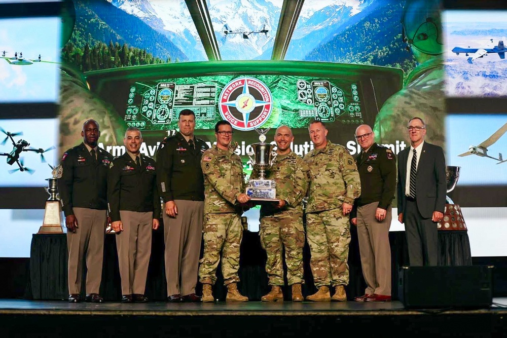82nd CAB receives Army aviation association active unit of the year award