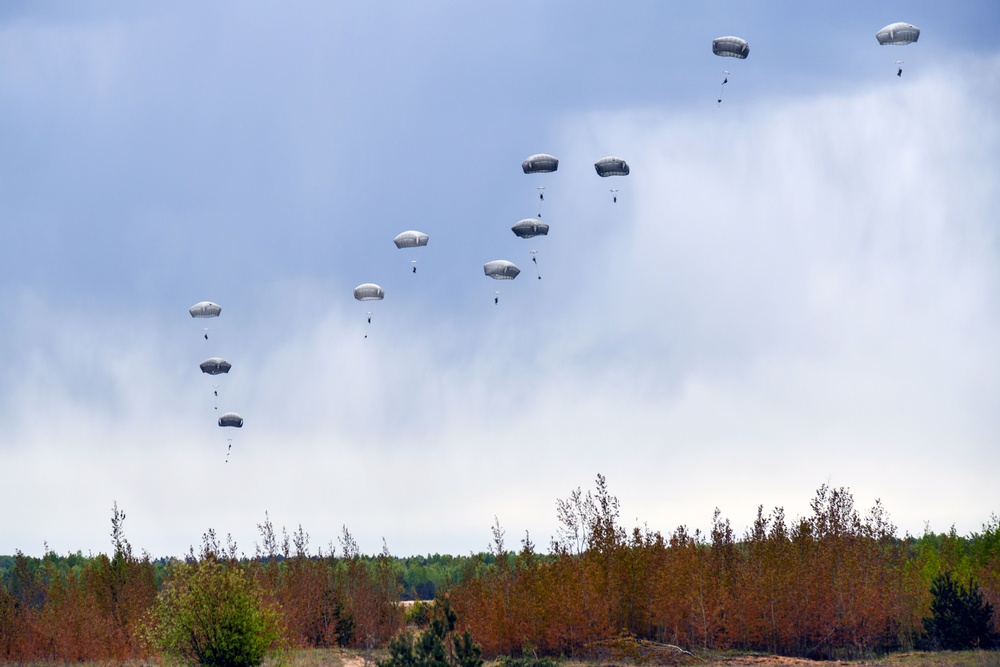 Swift Response 2025: 173rd Airborne Brigade leads multinational airborne operation in Lithuania