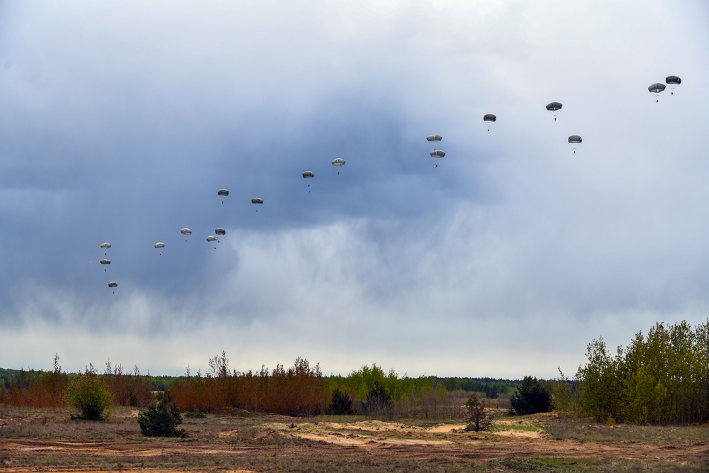 Swift Response 2025: 173rd Airborne Brigade leads multinational airborne operation in Lithuania