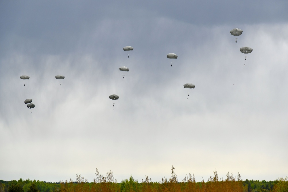 Swift Response 2025: 173rd Airborne Brigade leads multinational airborne operation in Lithuania