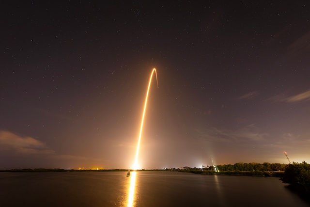 Starlink 6-74 Launches from Cape Canaveral Space Force Station