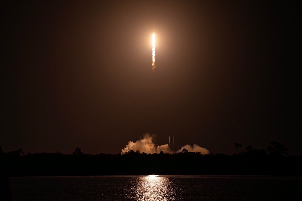 Starlink 6-74 Launches from Cape Canaveral Space Force Station