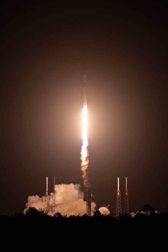 Starlink 6-74 Launches from Cape Canaveral Space Force Station