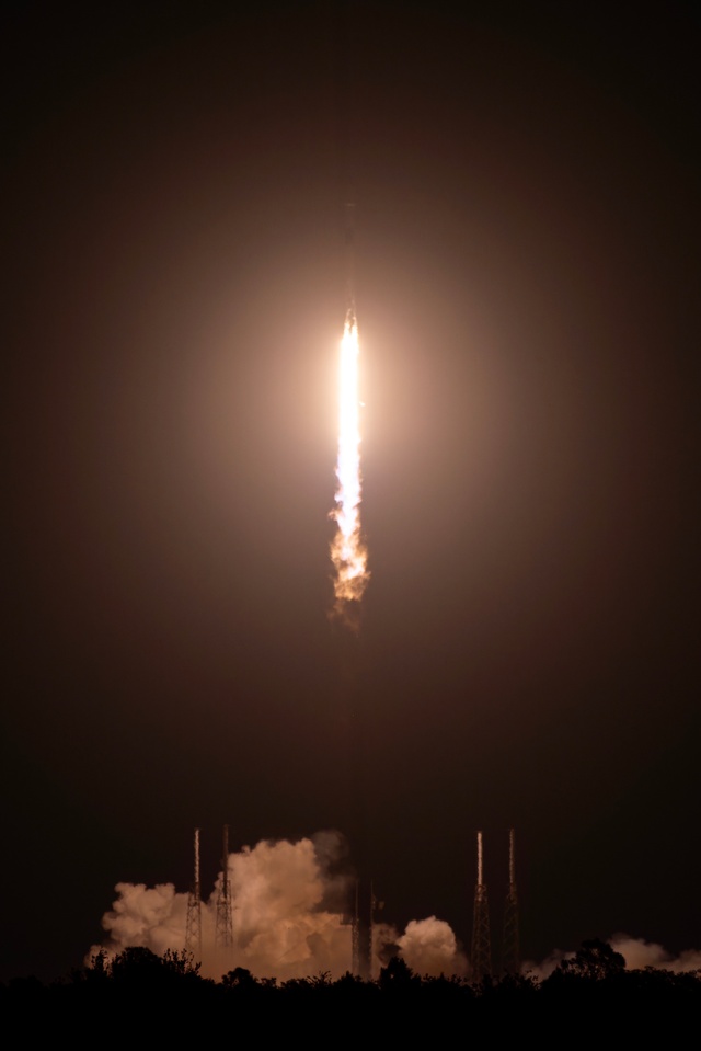 Starlink 6-74 Launches from Cape Canaveral Space Force Station