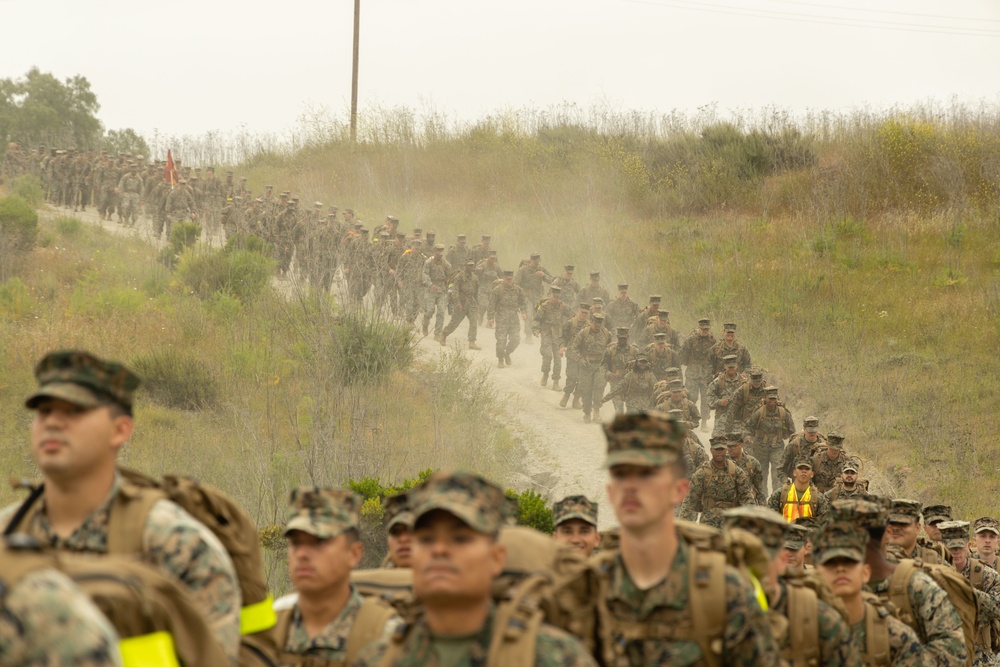 9th Communications Battalion conducts hike on Camp Pendleton