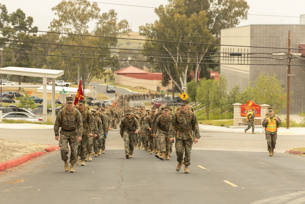 9th Communications Battalion conducts hike on Camp Pendleton