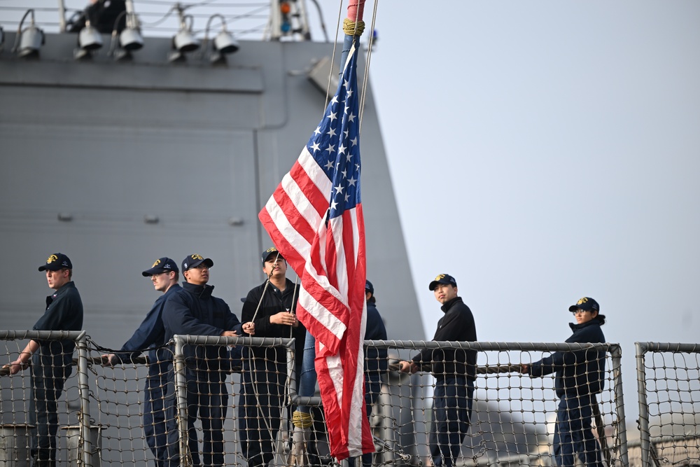 USS Spruance (DDG 111) Visits Naval Surface Warfare Center, Port Hueneme Division
