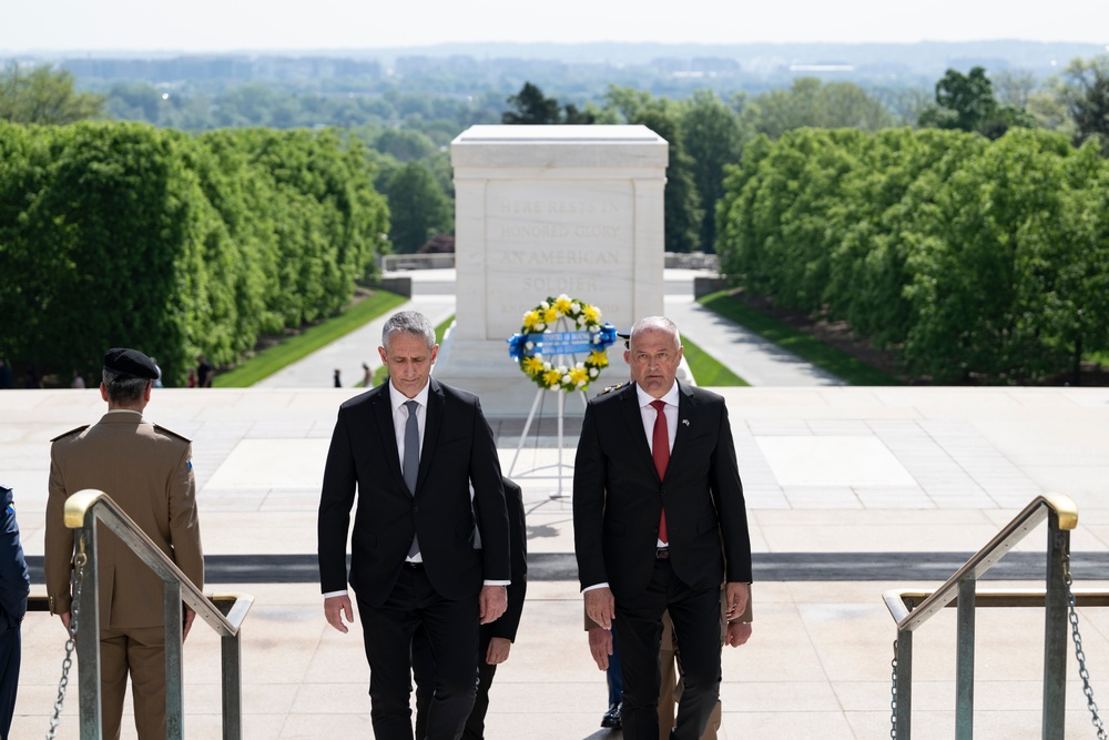 Minister of Defence of Bosnia and Herzegovina Zukan Helez Visits ANC