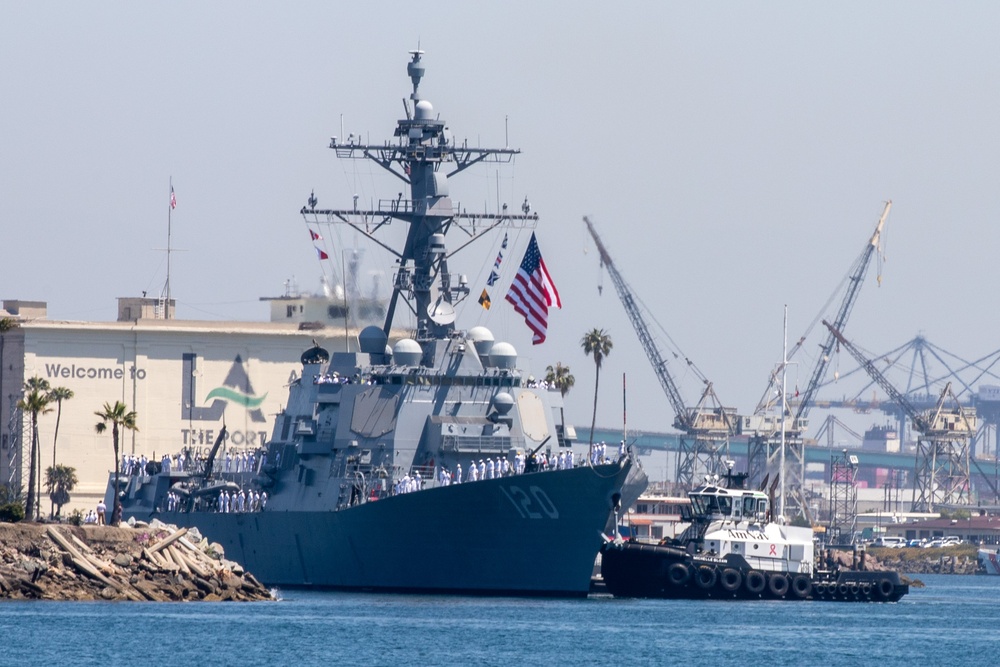USS Carl M. Levin arrives to LA Fleet Week