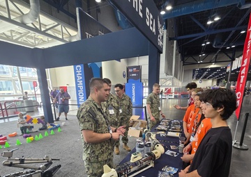 Unmanned Undersea Vehicle Group 1 Sailors Participate in FIRST Robotics Competition