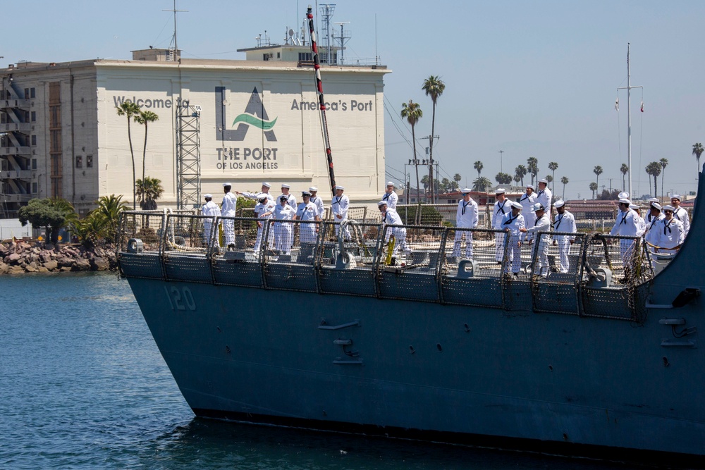 USS Carl M. Levin arrives in Los Angeles for LA Fleet Week