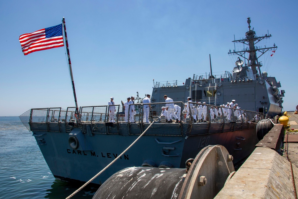 USS Carl M. Levin arrives in Los Angeles for LA Fleet Week