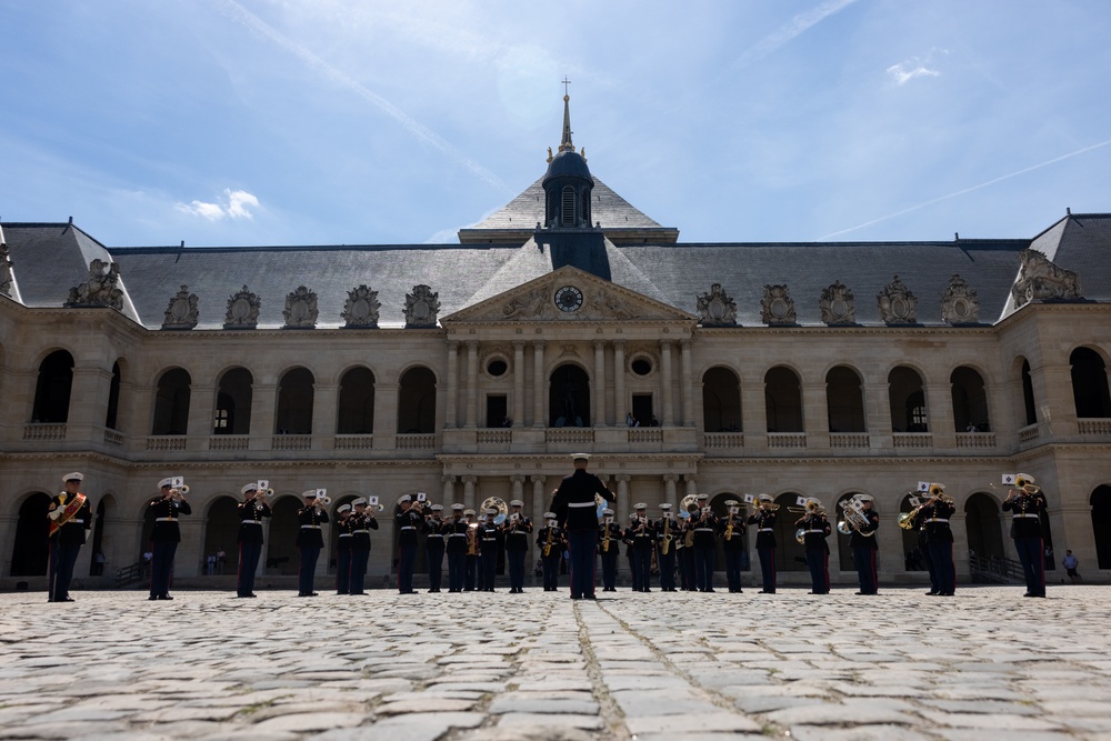 1st MARDIV Band Performs at Les Invalides, France