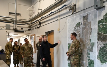Gen. Lamontagne Visits the 62d AW
