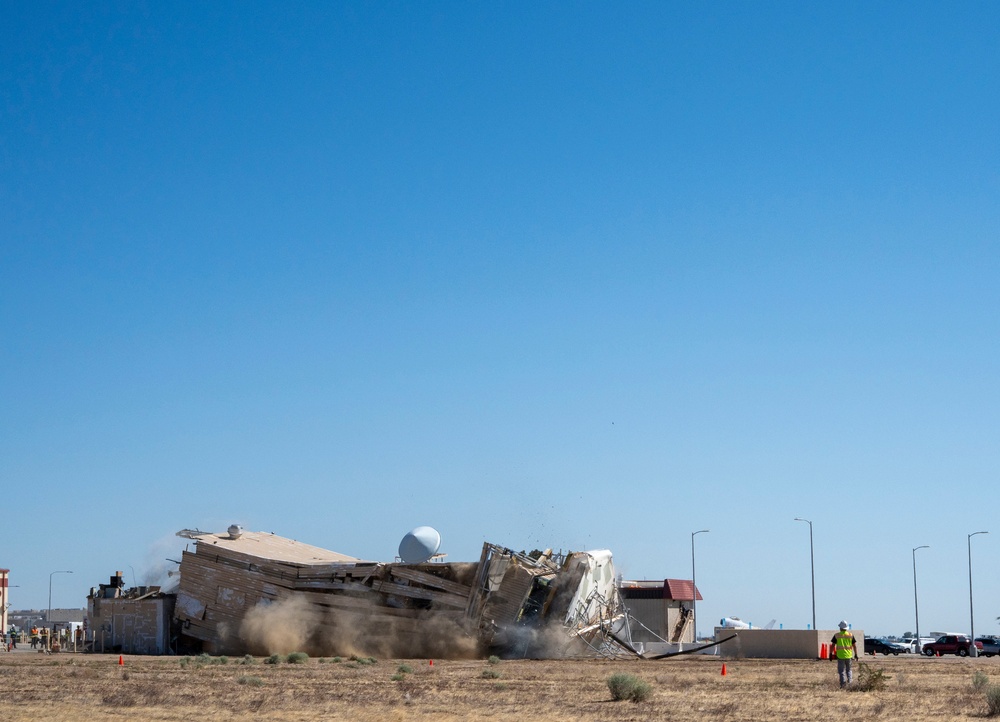 End of an era: USACE, Air Force remove aging tower at Plant 42