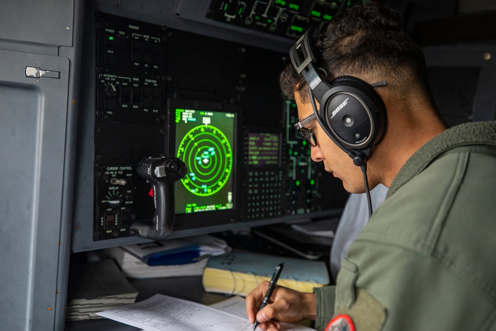 U.S. military conducts aerial refueling during Kodiak Mace 25