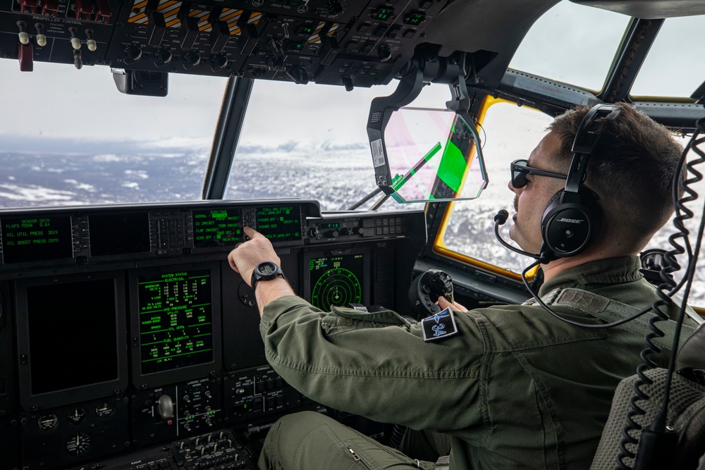 U.S. military conducts aerial refueling during Kodiak Mace 25
