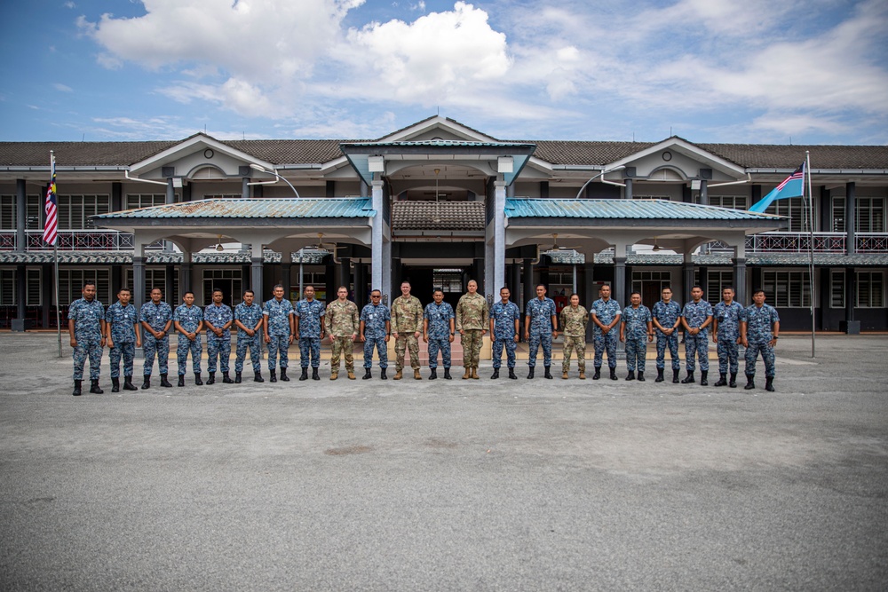 Roadmap for Success: Washington National Guard senior enlisted team visits Malaysia, Thailand to talk NCO development