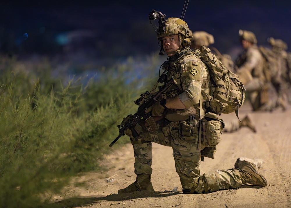 1-12 Infantry Regiment conducts patrol along the southern border