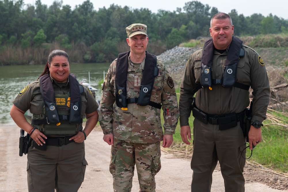 U.S. Northern Command General Guillot visits southern border