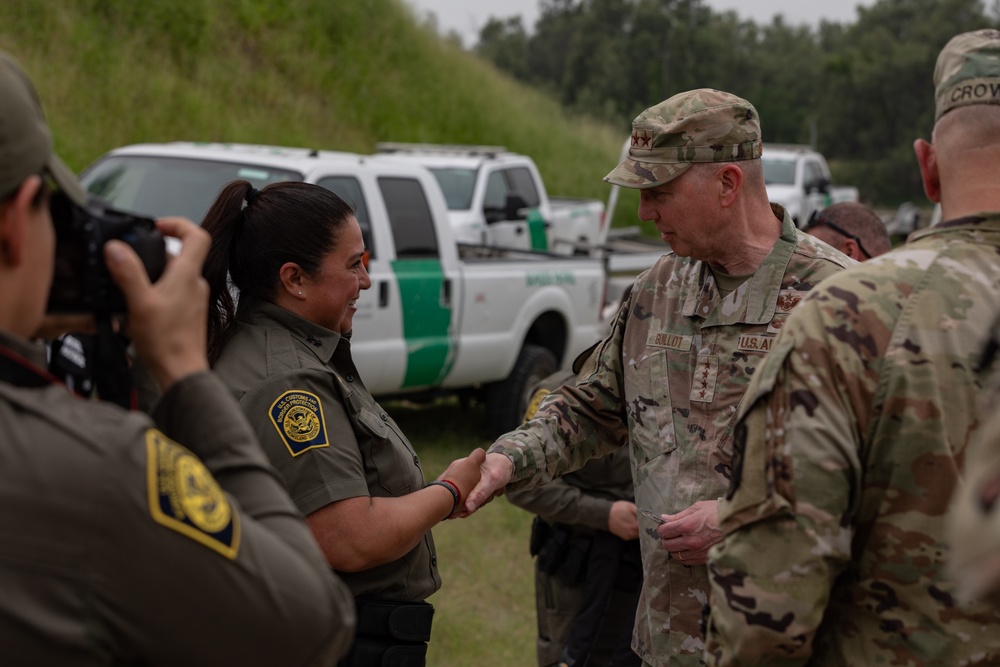 U.S. Northern Command General Guillot visits southern border