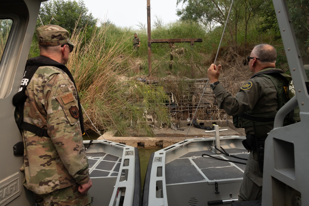 U.S. Northern Command General Guillot visits southern border