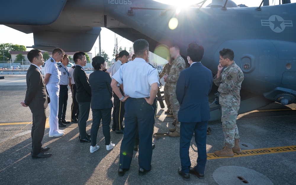 Japan Joint Staff tours CV-22 at Yokota
