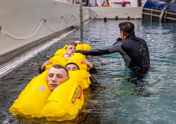VMFA-214 Underwater Egress Training at USAG Humphreys