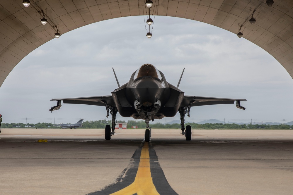 U.S. Marine Corps F-35Bs refuel at Osan Air Base
