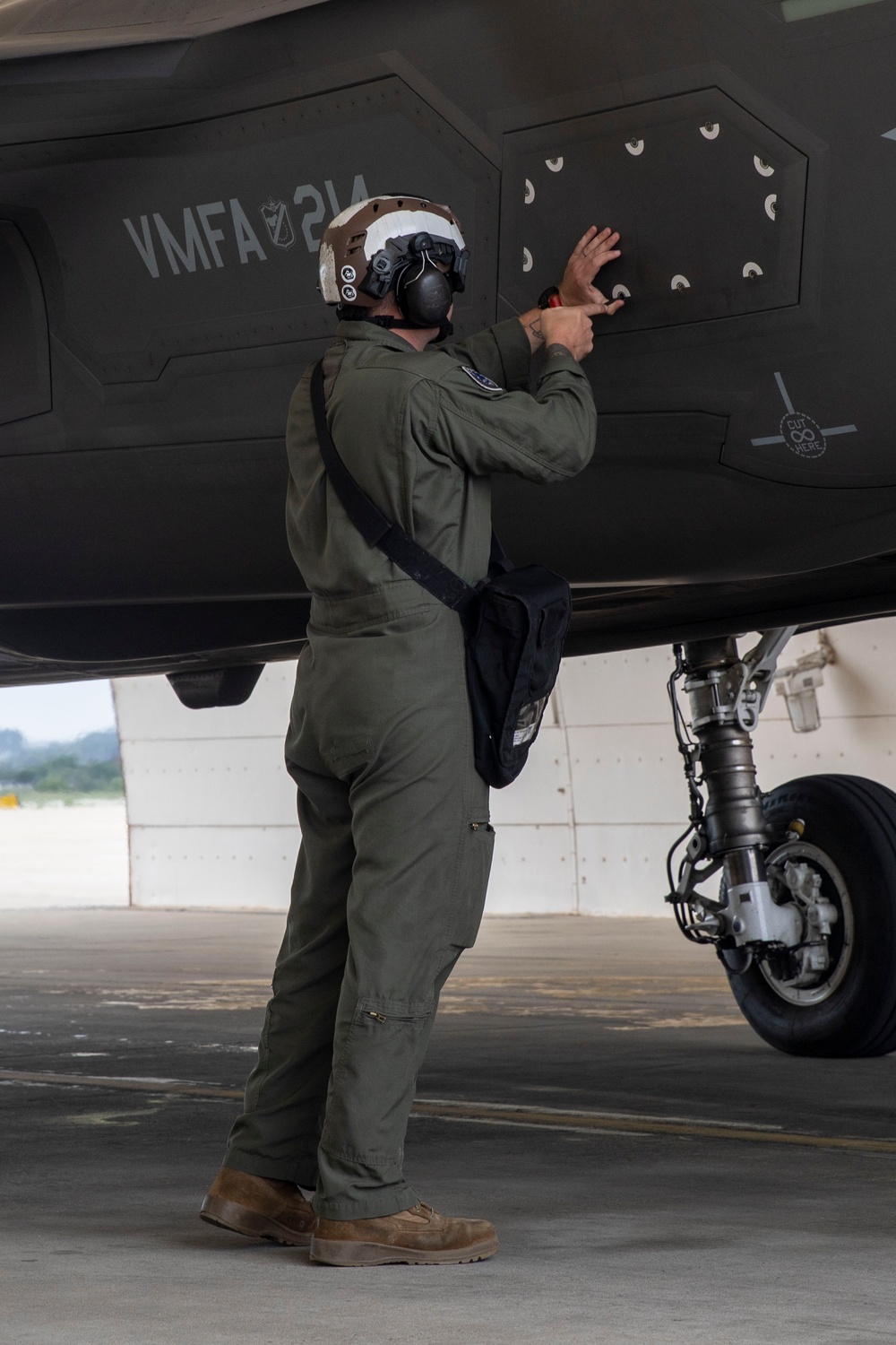 U.S. Marine Corps F-35Bs refuel at Osan Air Base