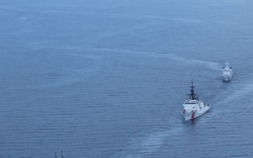 U.S. and Philippine Coast Guards Conduct Maritime Cooperative Activity