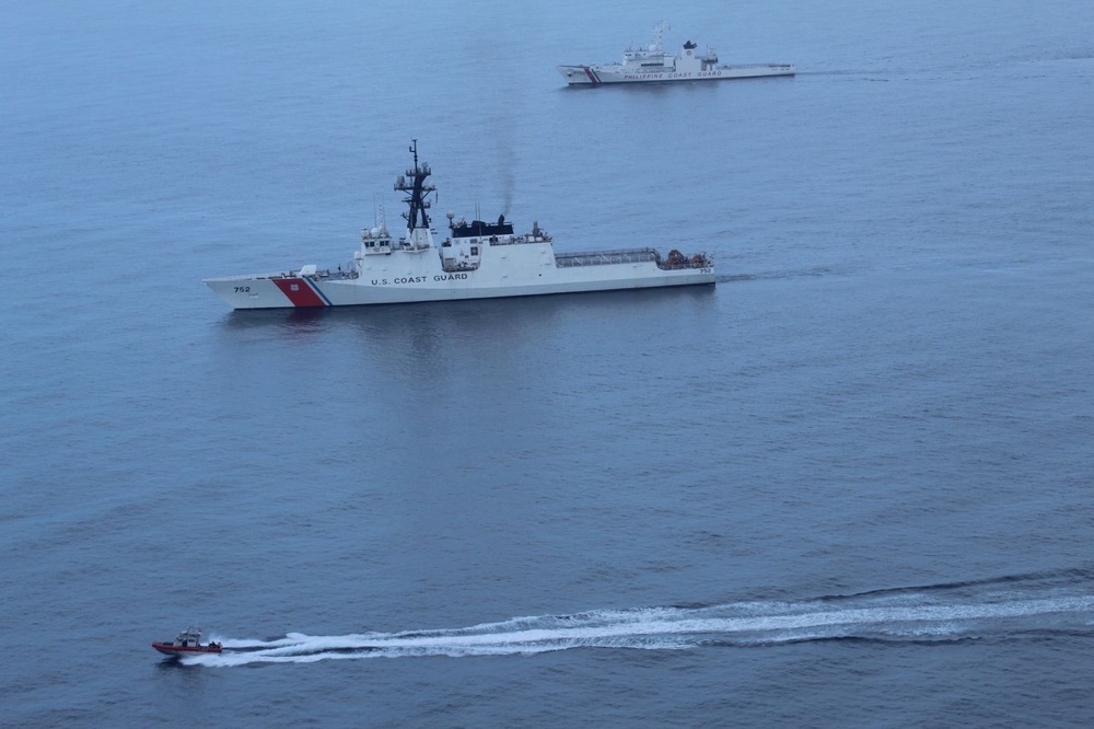 U.S. and Philippine Coast Guards Conduct Maritime Cooperative Activity