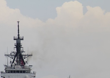 U.S. and Philippine Coast Guards Conduct Maritime Cooperative Activity