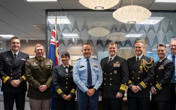 C7F Visits New Zealand Defence House