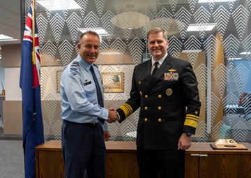 C7F Visits New Zealand Defence House