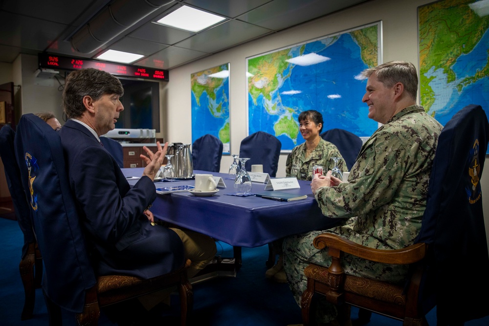 C7F Meets with U.S. Embassy New Zealand Aboard Blue Ridge