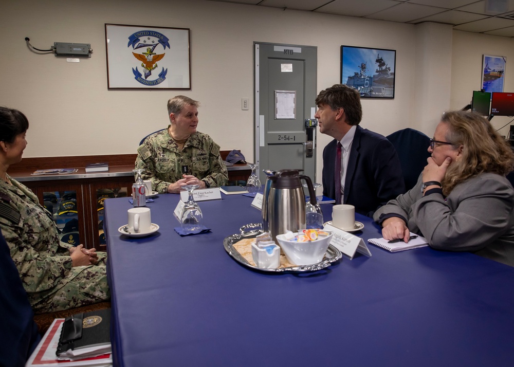 C7F Meets with U.S. Embassy New Zealand Aboard Blue Ridge