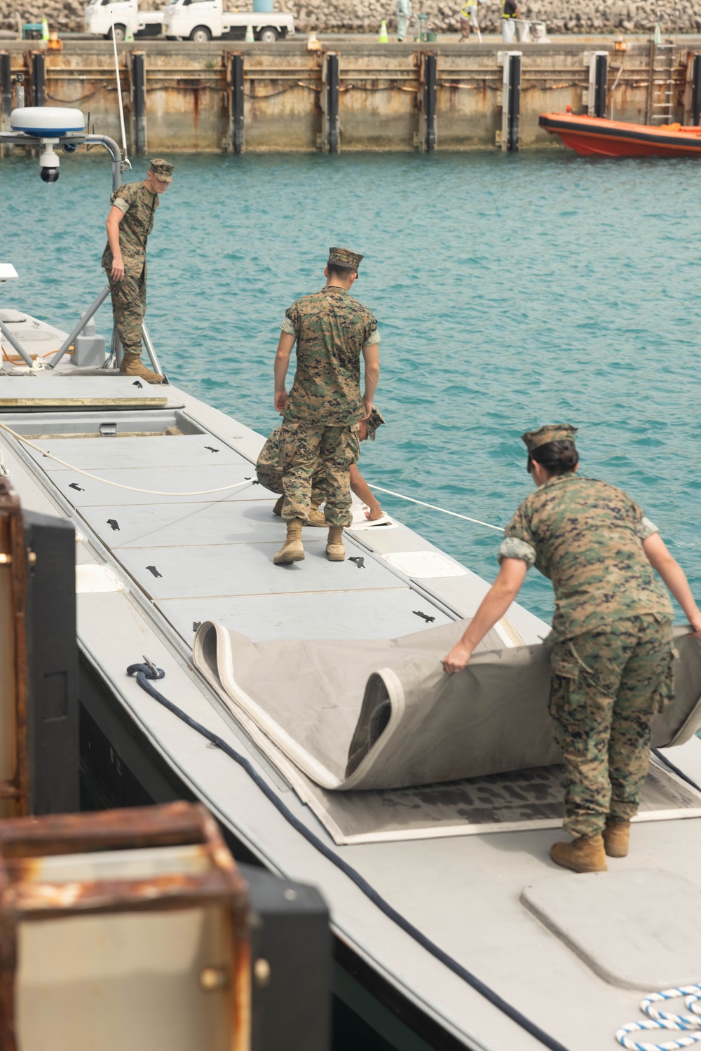 Marines Participate in Autonomous Low-Profile Vessel Class