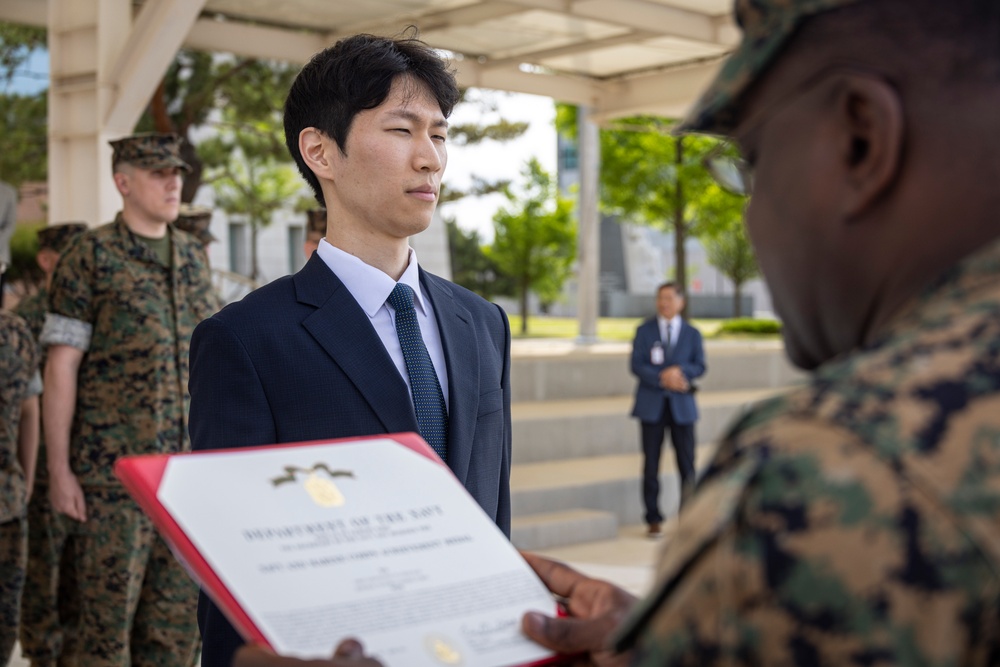 MARFORK recognizes achievements of former ROK CMC translator